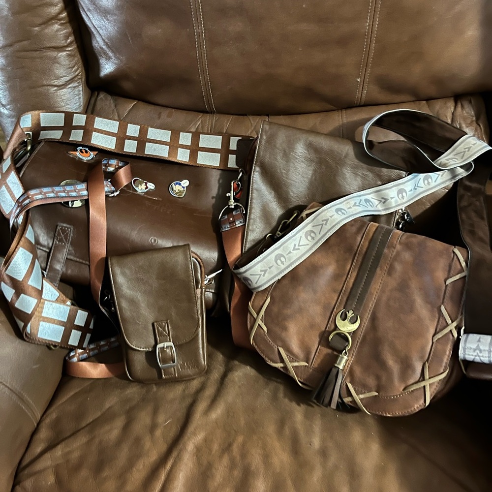 Lot of 4 Star Wars Purses / Crossbody Bags